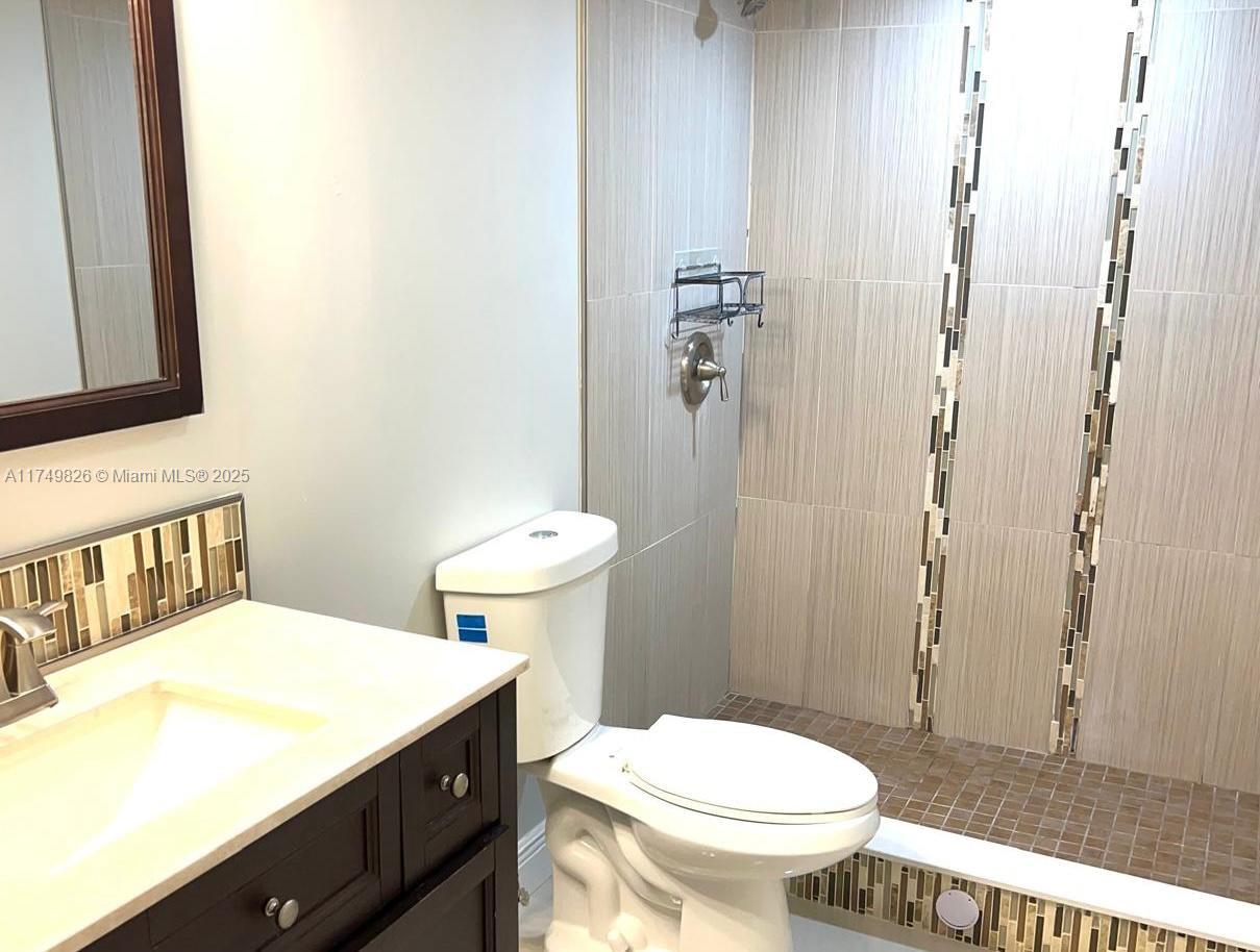 WATERSIDE ESTATES - Residential