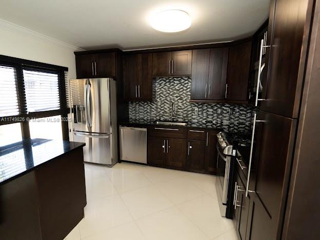 WATERSIDE ESTATES - Residential