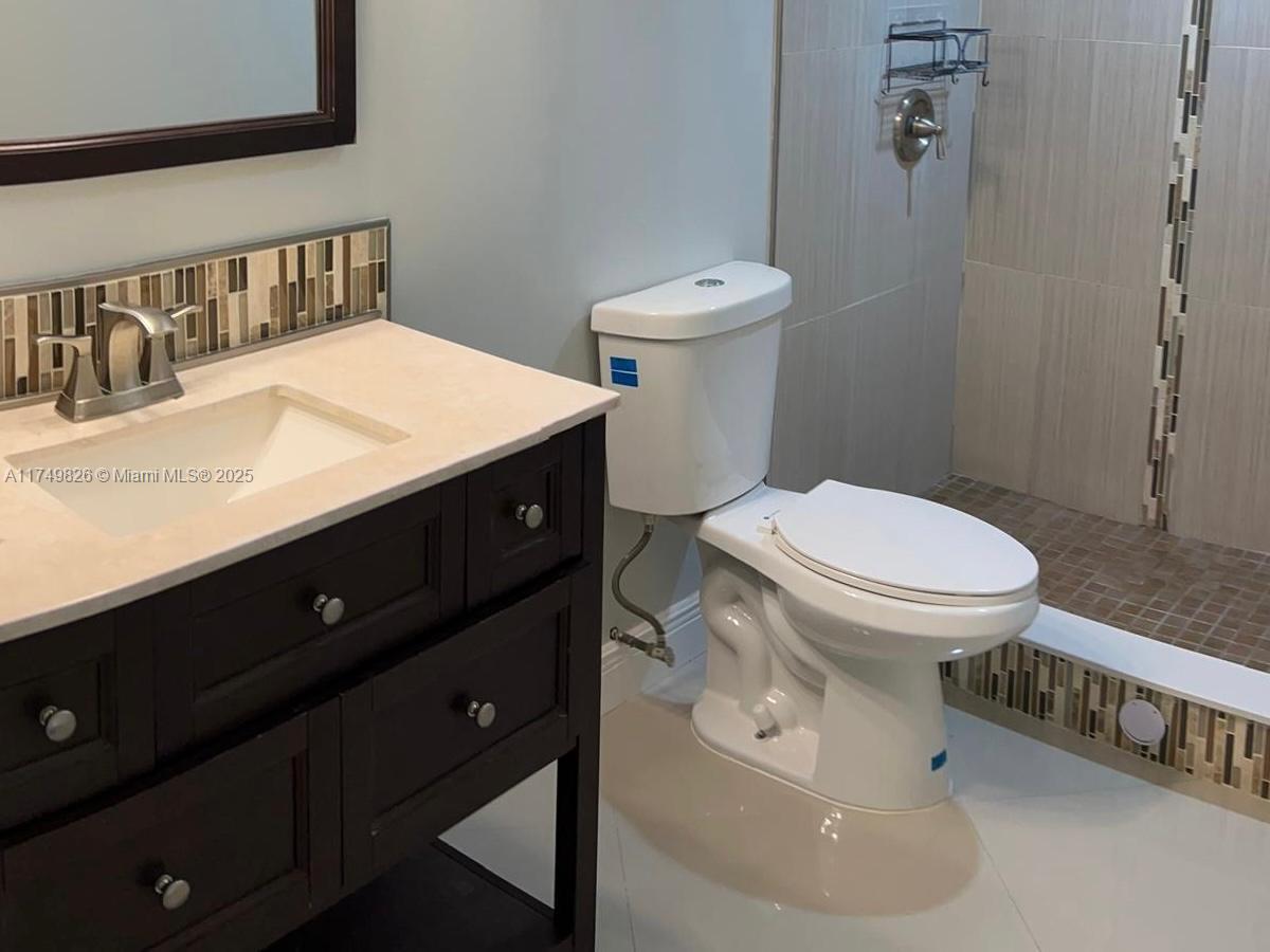 WATERSIDE ESTATES - Residential