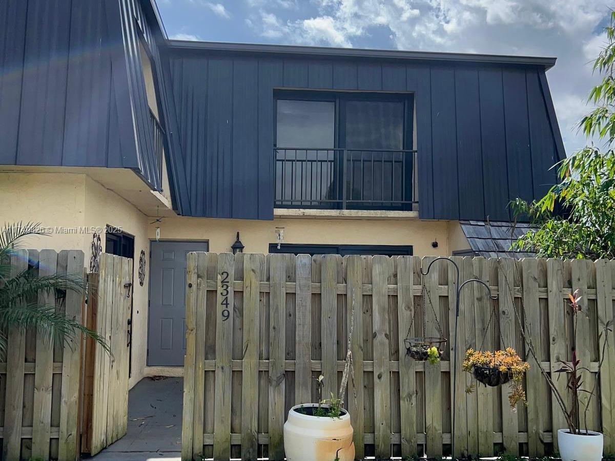 WATERSIDE ESTATES - Residential