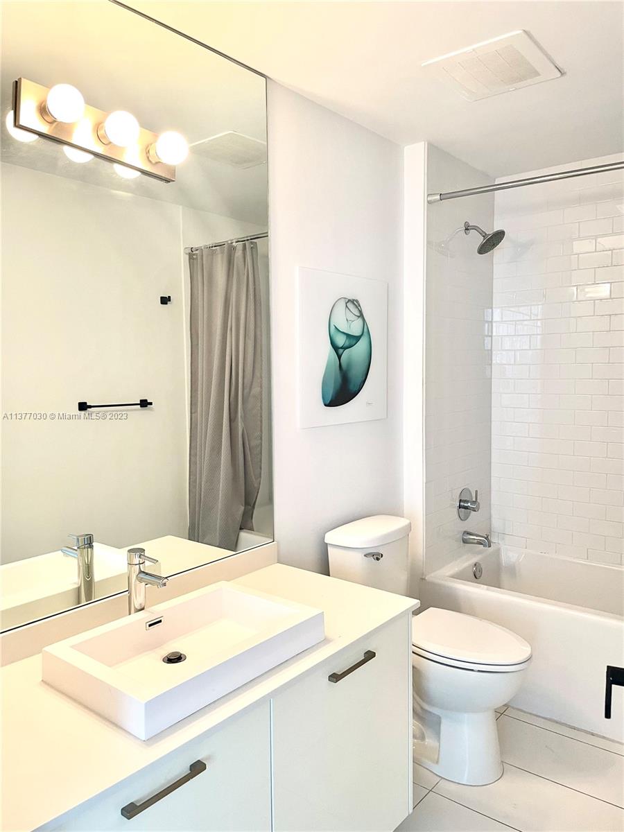 CENTRO CONDO - Residential Lease