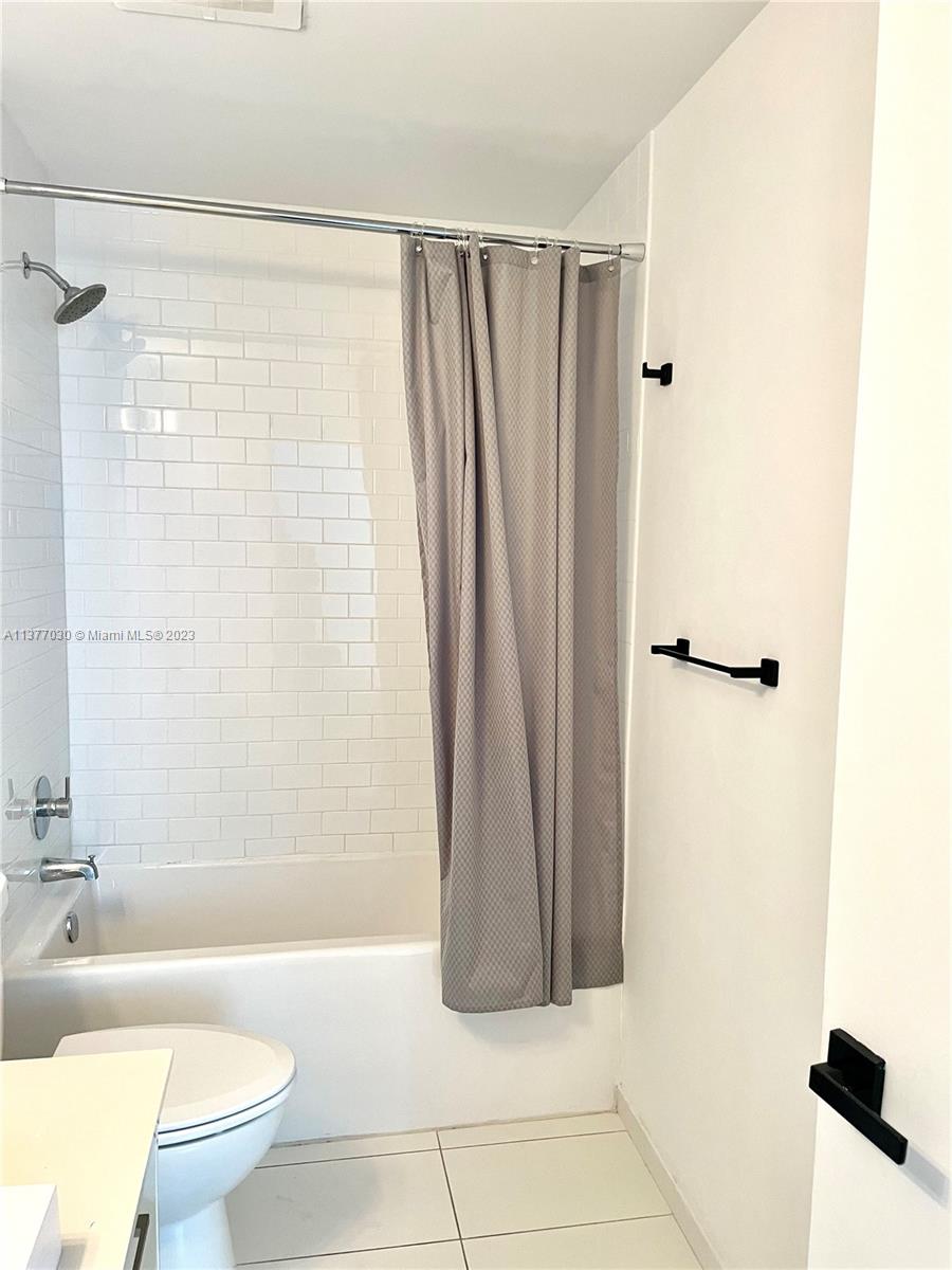 CENTRO CONDO - Residential Lease
