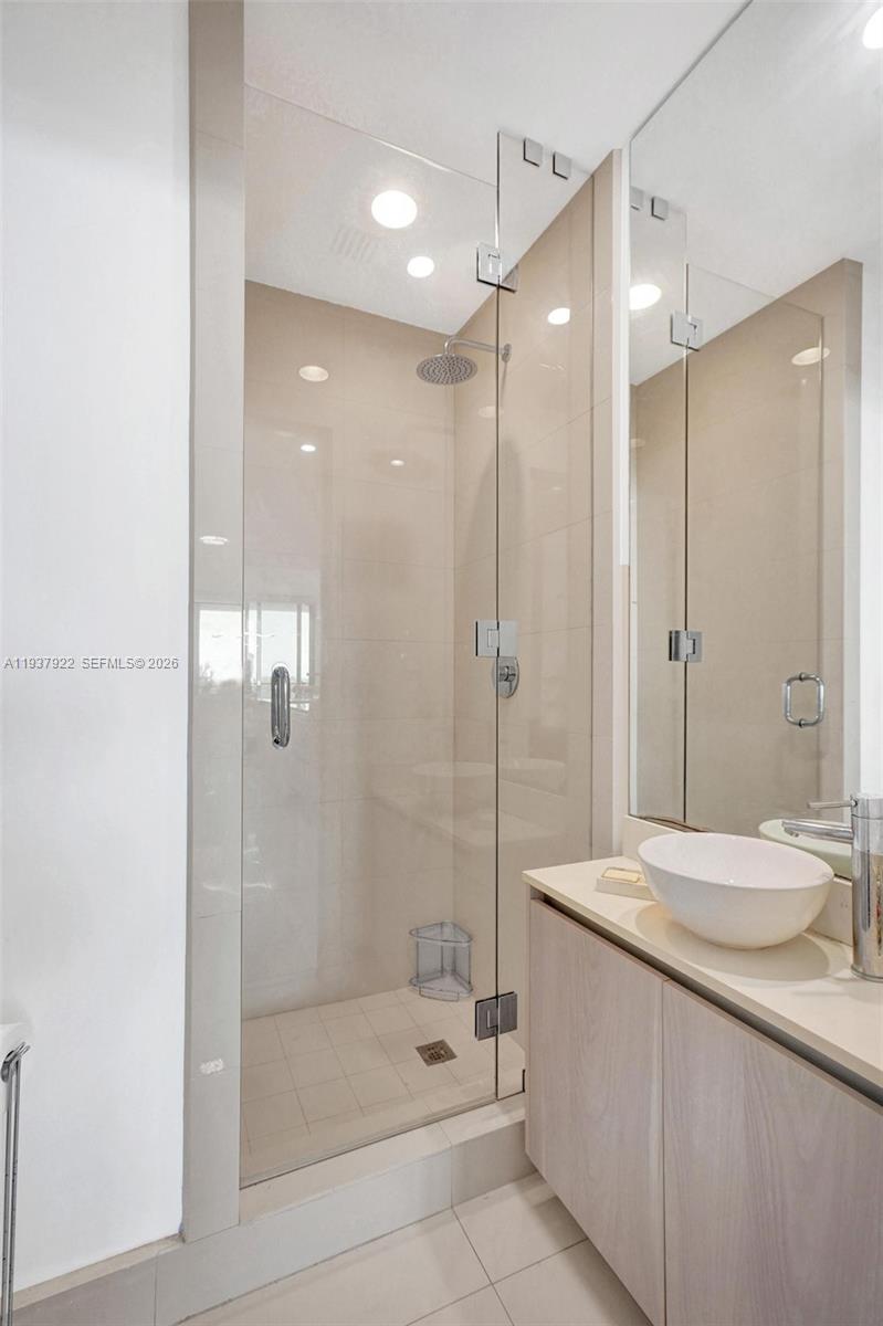 GRAN PARAISO CONDO - Residential