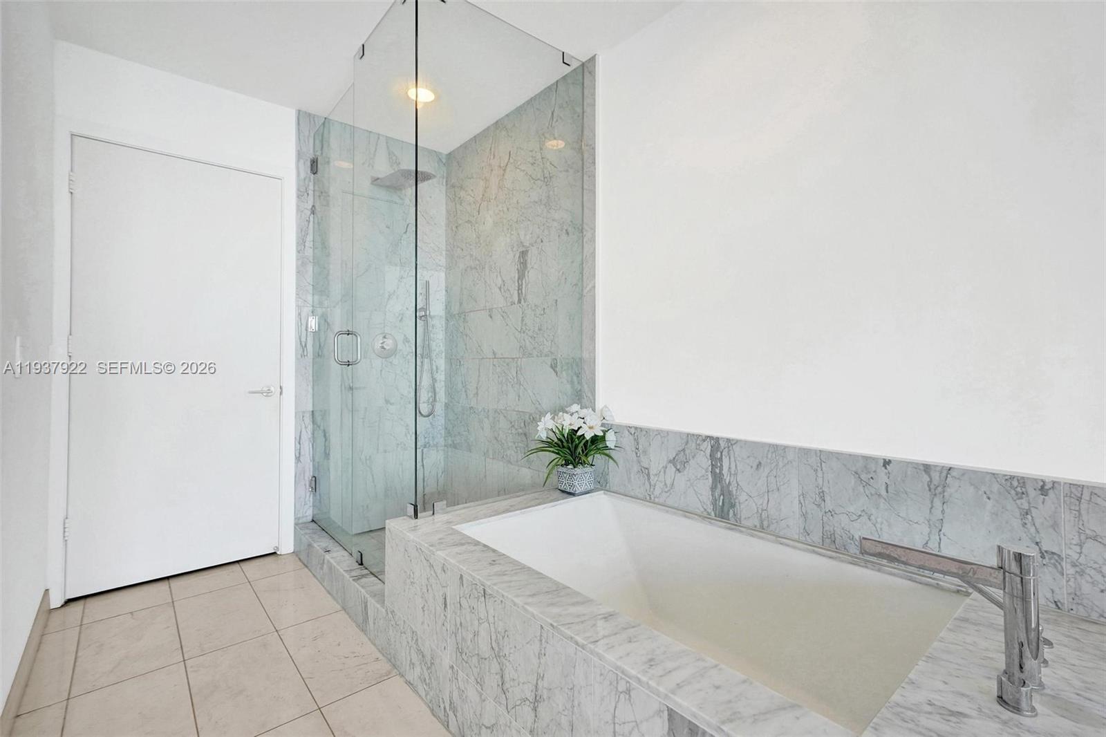 GRAN PARAISO CONDO - Residential