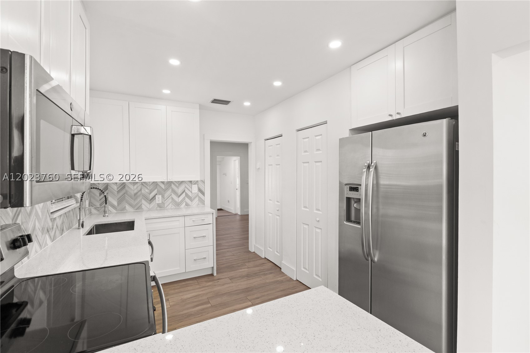 TAMIAMI PLACE PLAN 1 - Residential