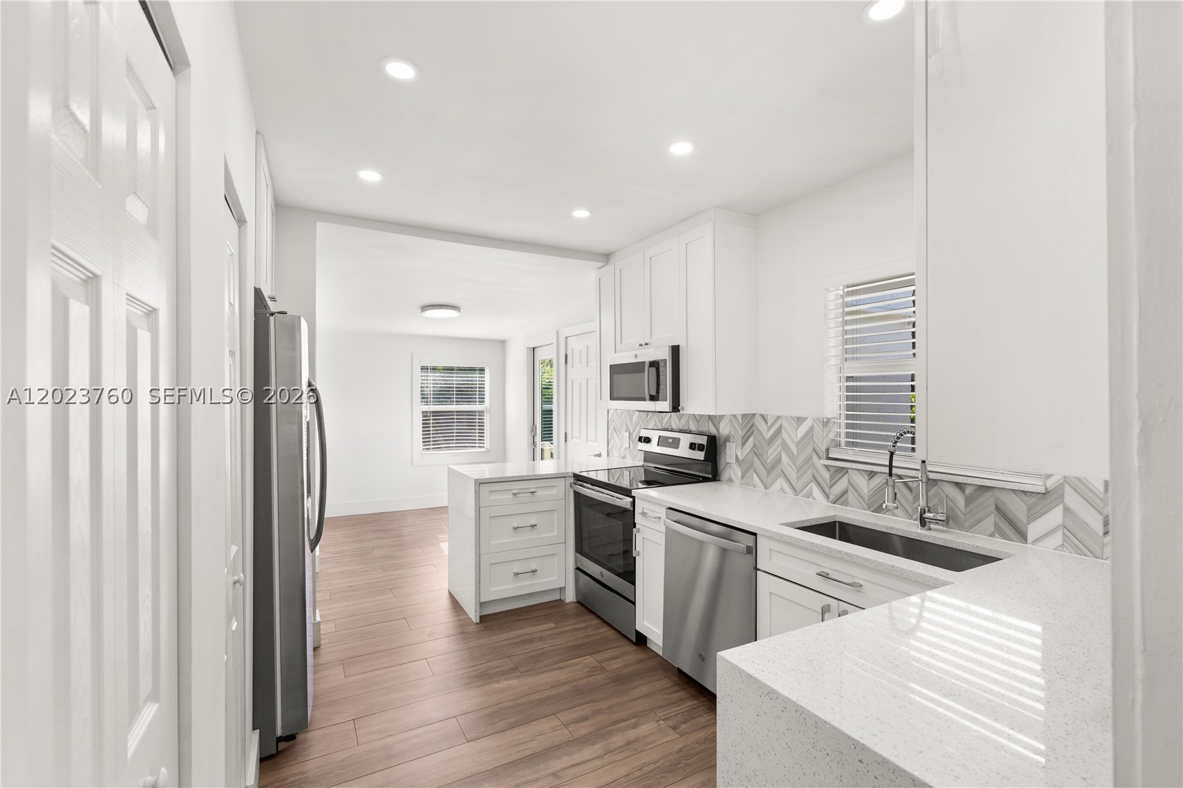 TAMIAMI PLACE PLAN 1 - Residential