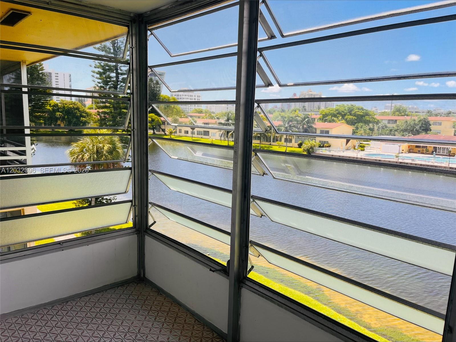 BISCAYNE LAKE GDN BLDG B - Residential