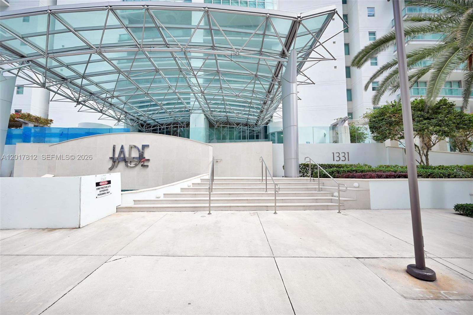JADE RESIDENCES - Residential