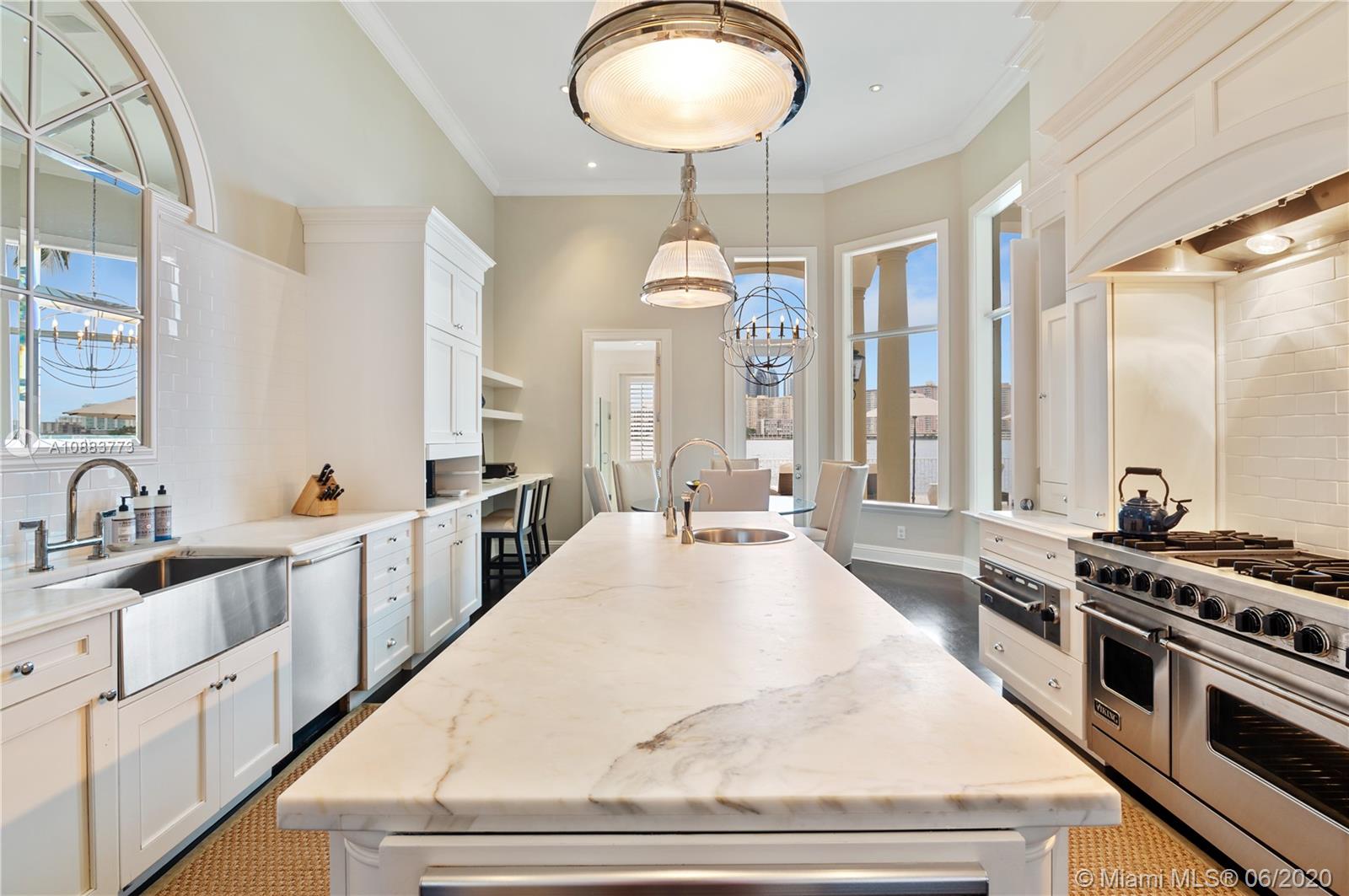 ISLAND ESTATES - Residential