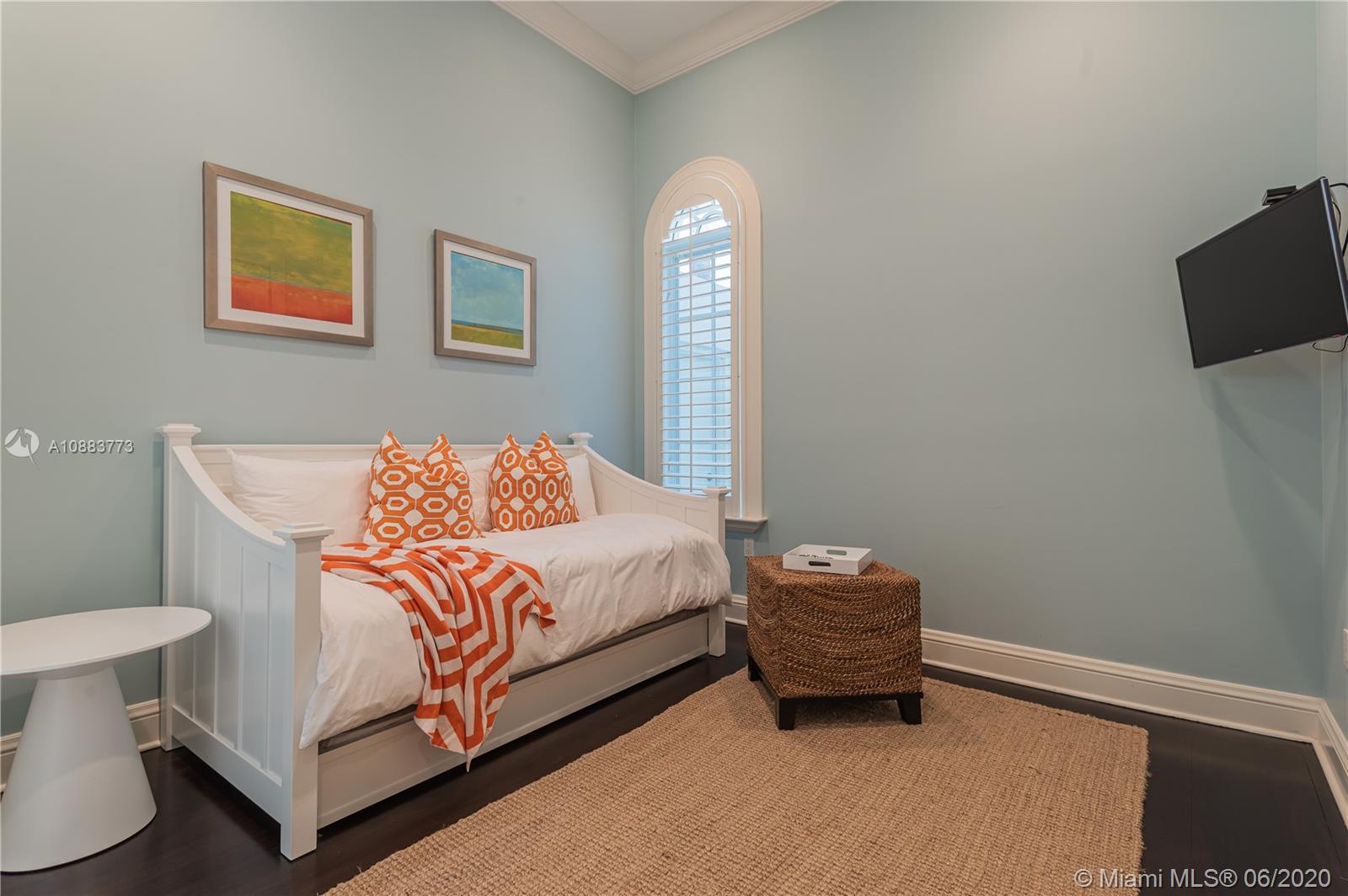 ISLAND ESTATES - Residential