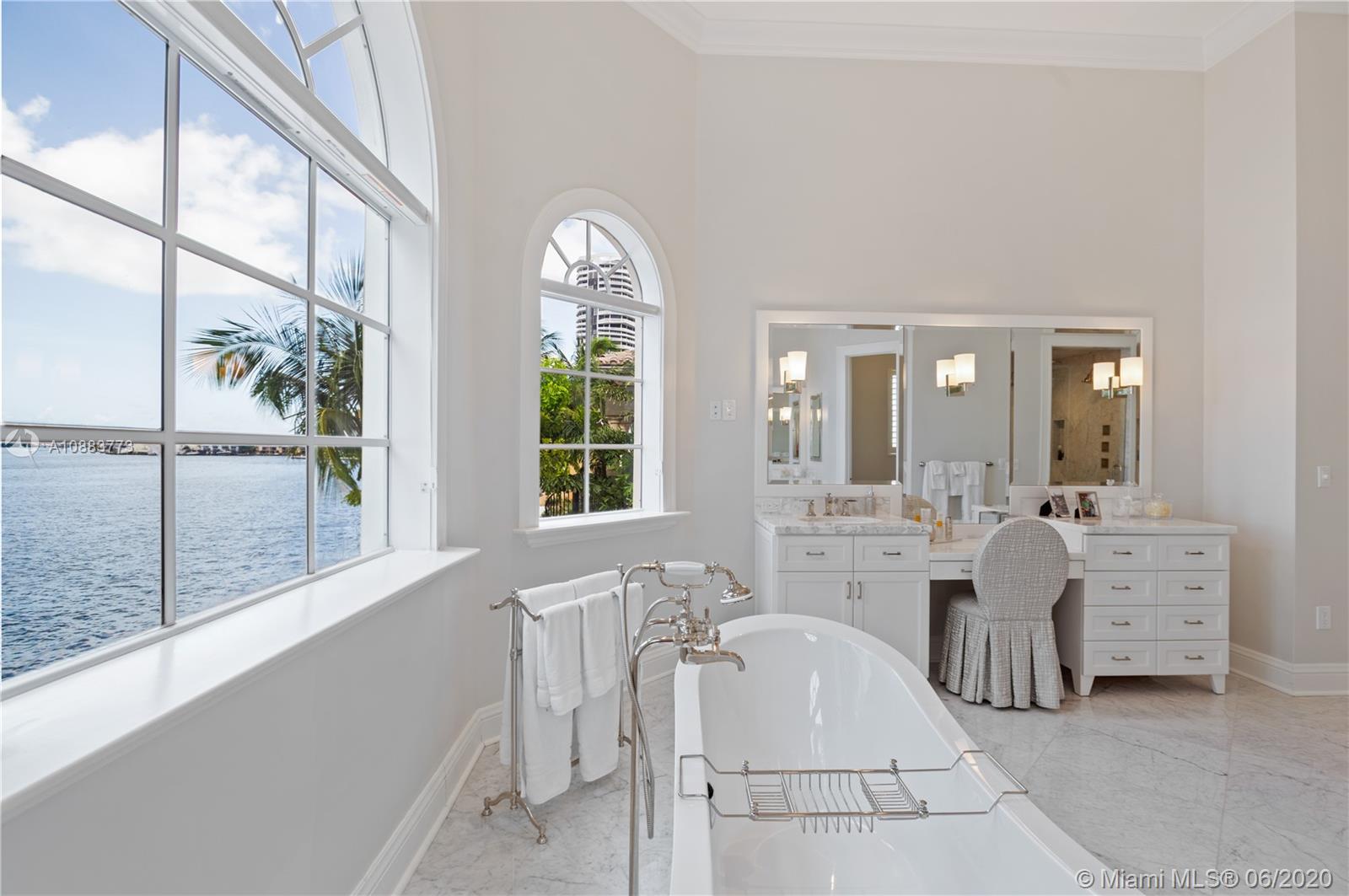 ISLAND ESTATES - Residential