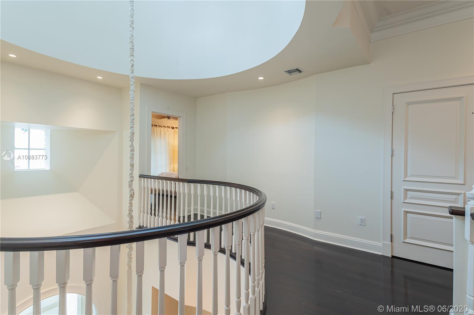 ISLAND ESTATES - Residential