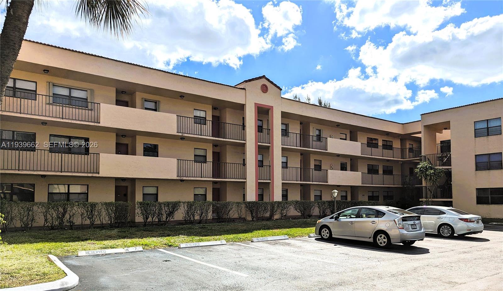 Rarely available and beautifully maintained, this spacious 3-bedroom, 2-bath first-floor corner unit offers comfort, style, and convenience. Enjoy the ease of an in-unit washer and dryer and a thoughtfully updated kitchen featuring maple cabinetry and upgraded countertops. The primary suite includes a spa-like bathroom with a jacuzzi tub and elegant travertine tile. Wood floors flow seamlessly throughout the home, creating a warm and inviting atmosphere. Step out to the large screened patio and unwind with tranquil green views—perfect for relaxing or entertaining. A fantastic opportunity you won’t want to miss. Schedule your private showing today!