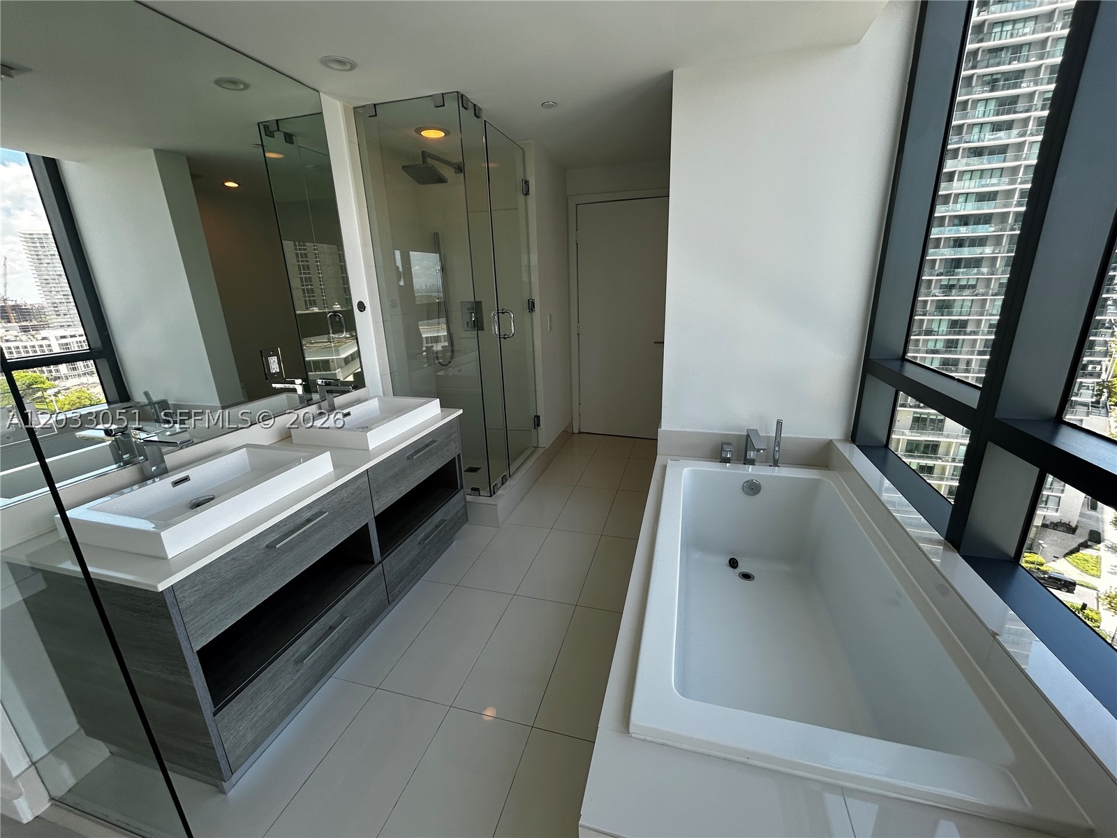 PARAISO BAY CONDO - Residential Lease