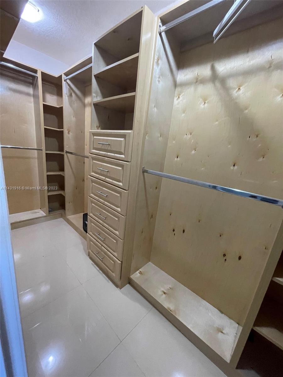 Parkwood Condominium - Residential