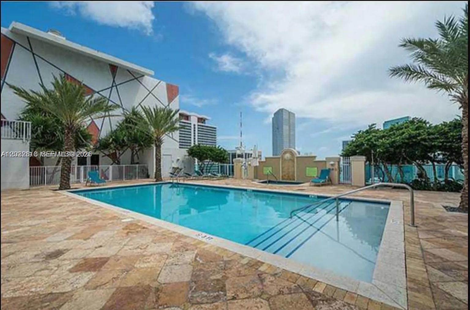 THE LOFT DOWNTOWN II COND - Residential