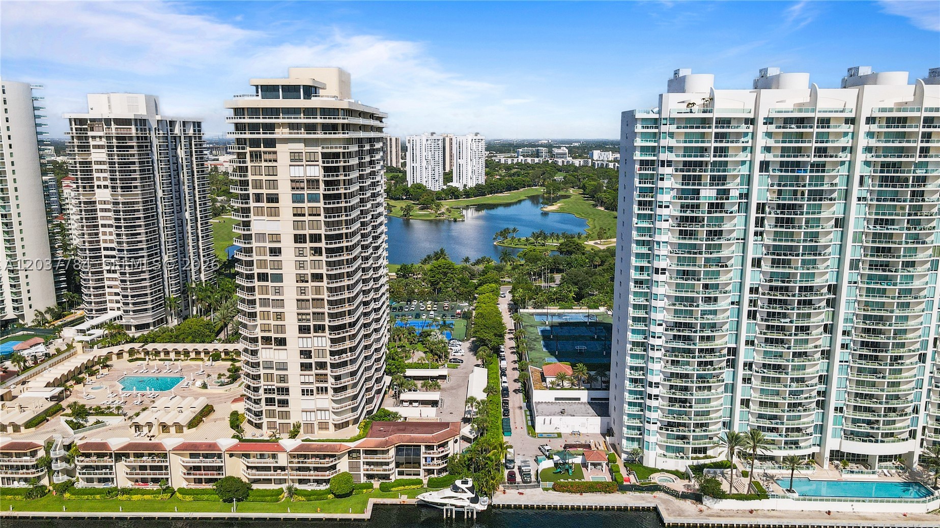 TERRACES NORTH TURNBERRY - Residential