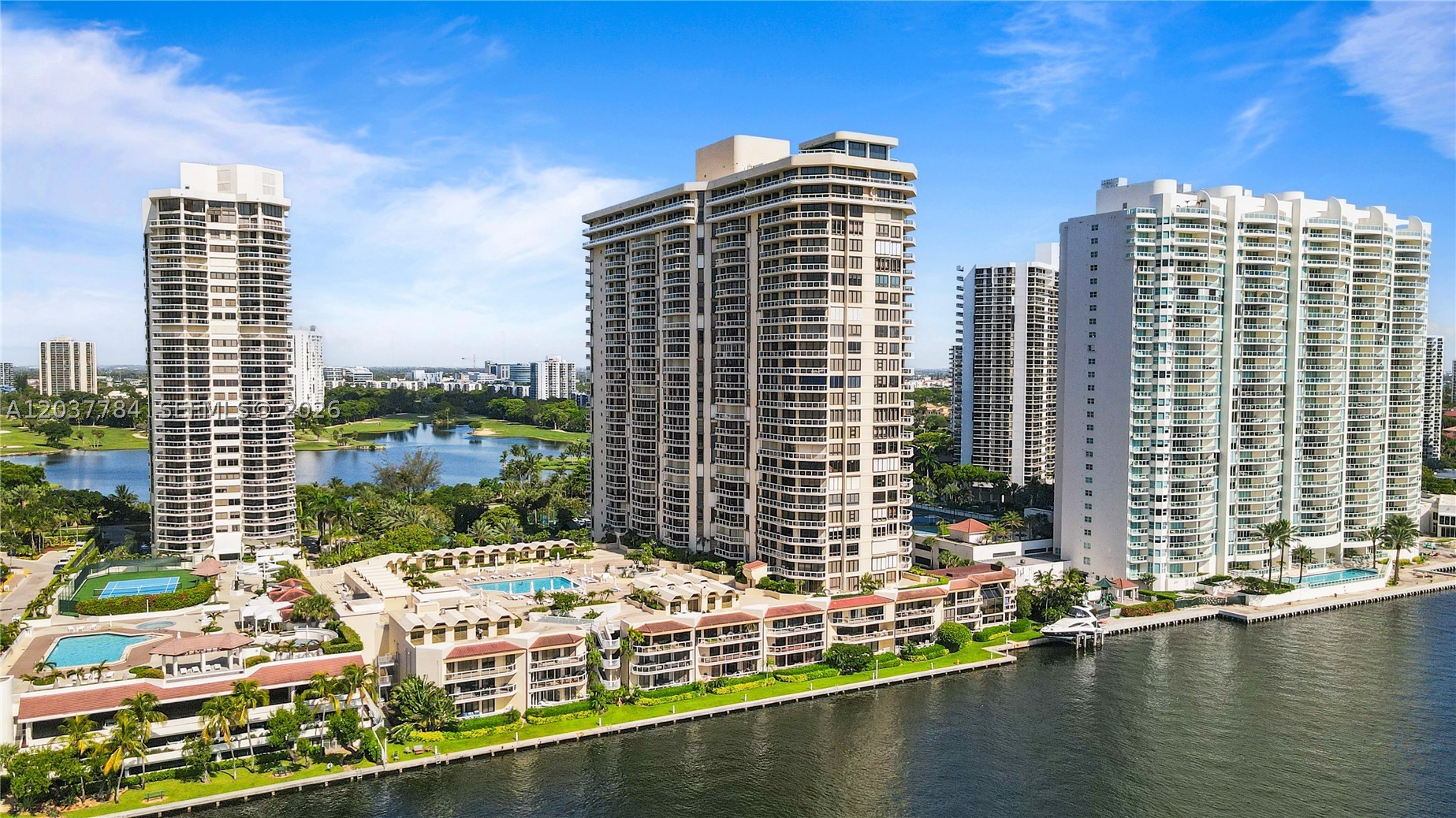 TERRACES NORTH TURNBERRY - Residential