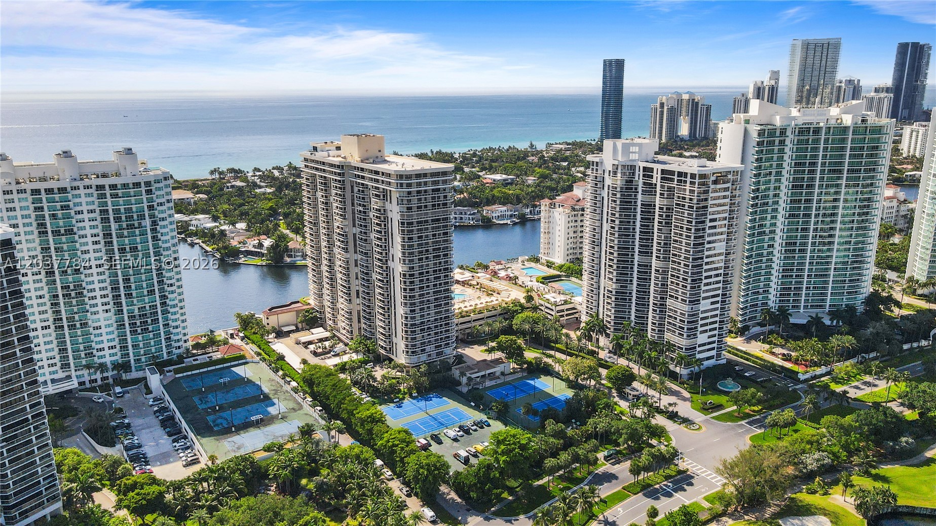 TERRACES NORTH TURNBERRY - Residential