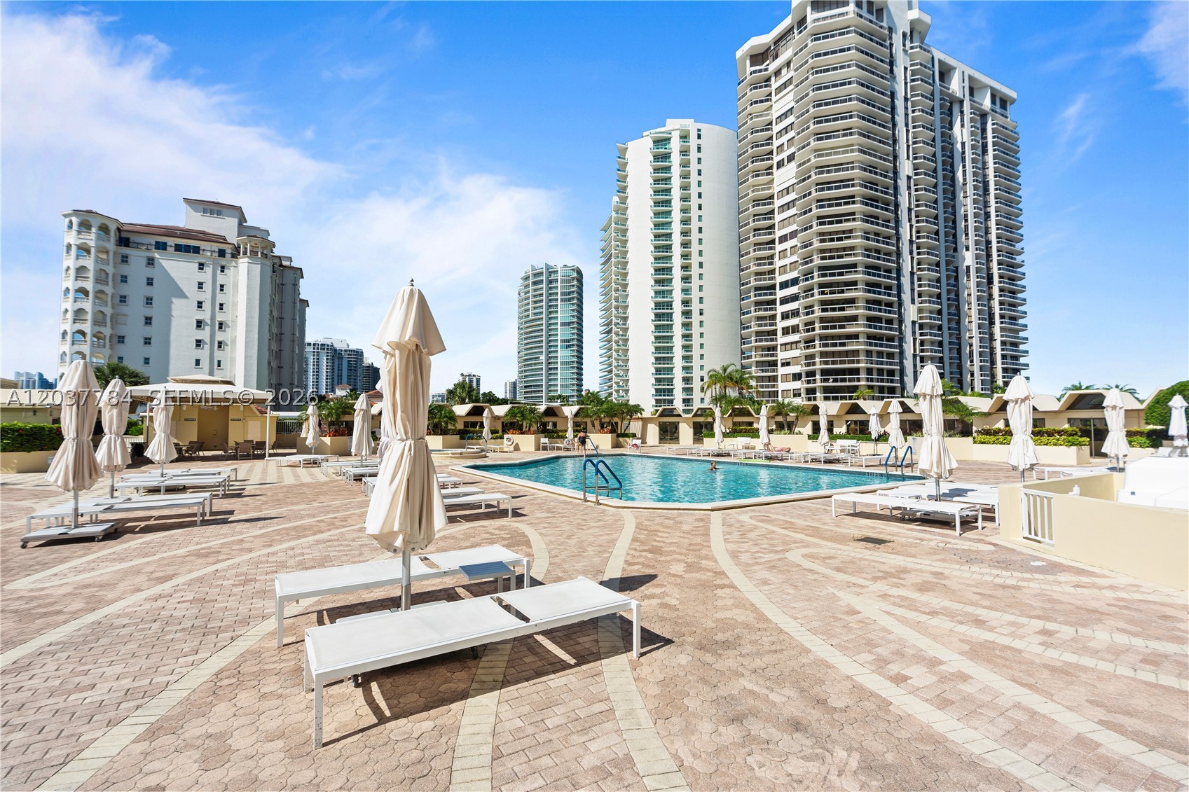 TERRACES NORTH TURNBERRY - Residential