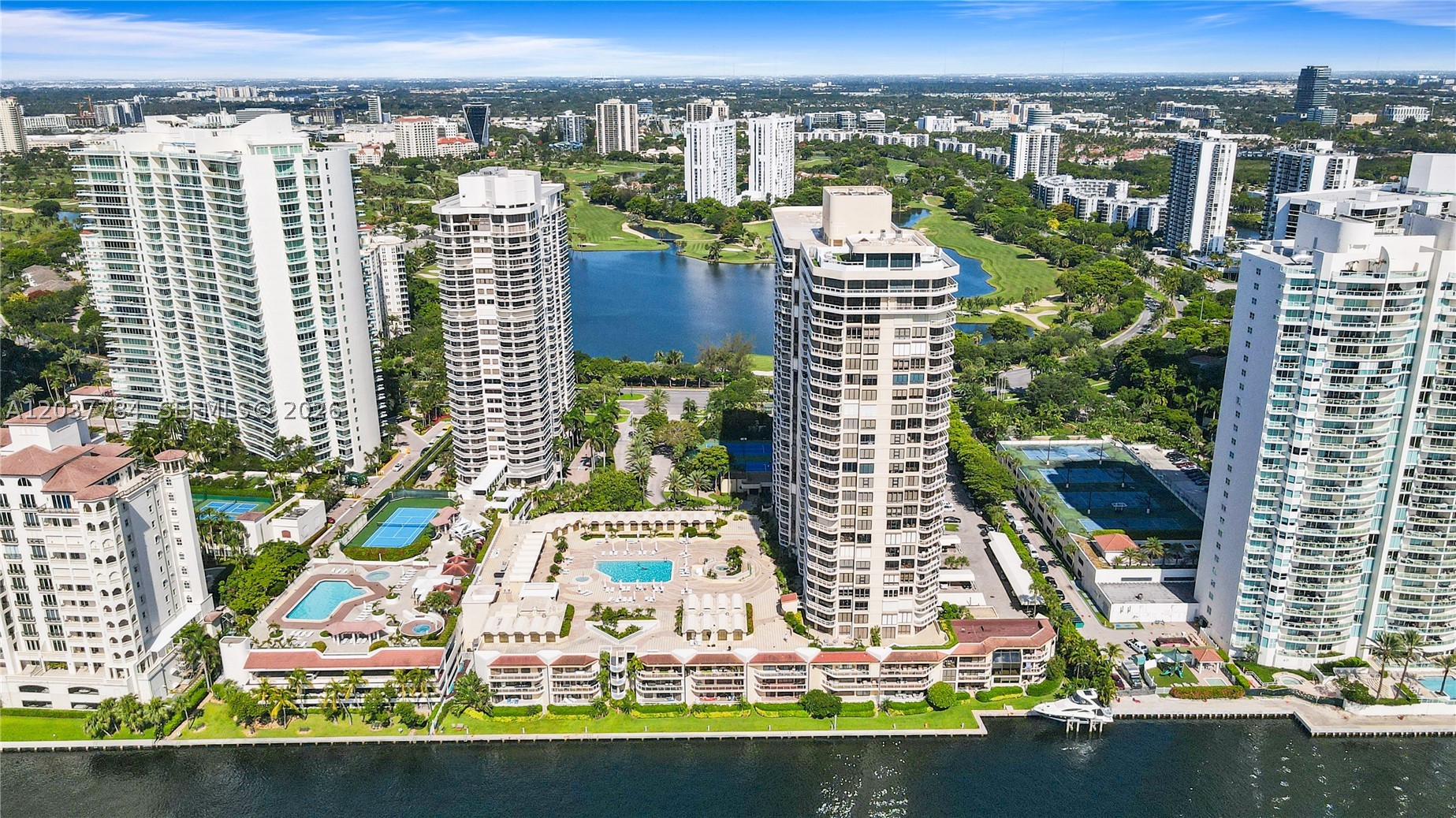 TERRACES NORTH TURNBERRY - Residential