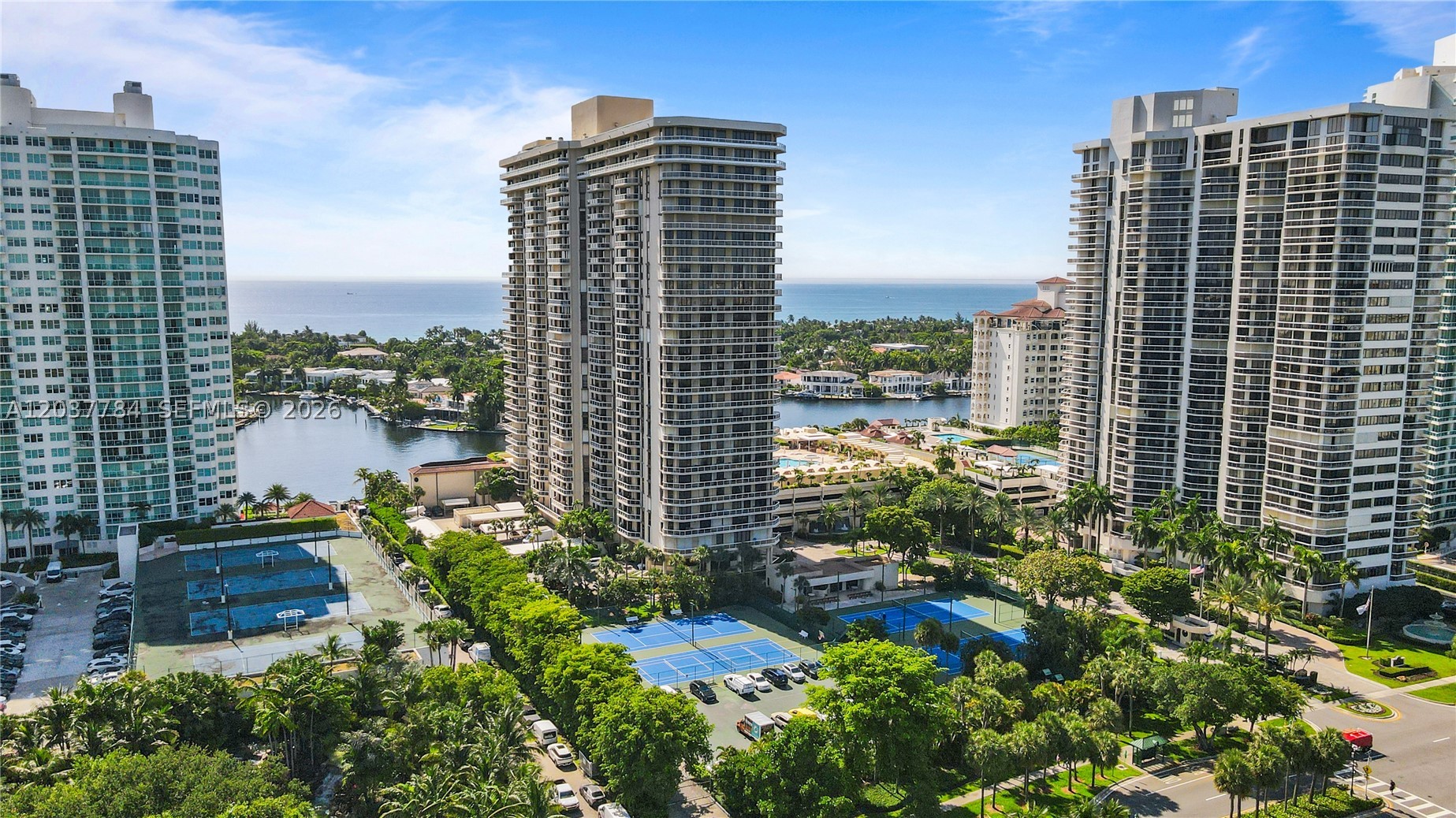 TERRACES NORTH TURNBERRY - Residential