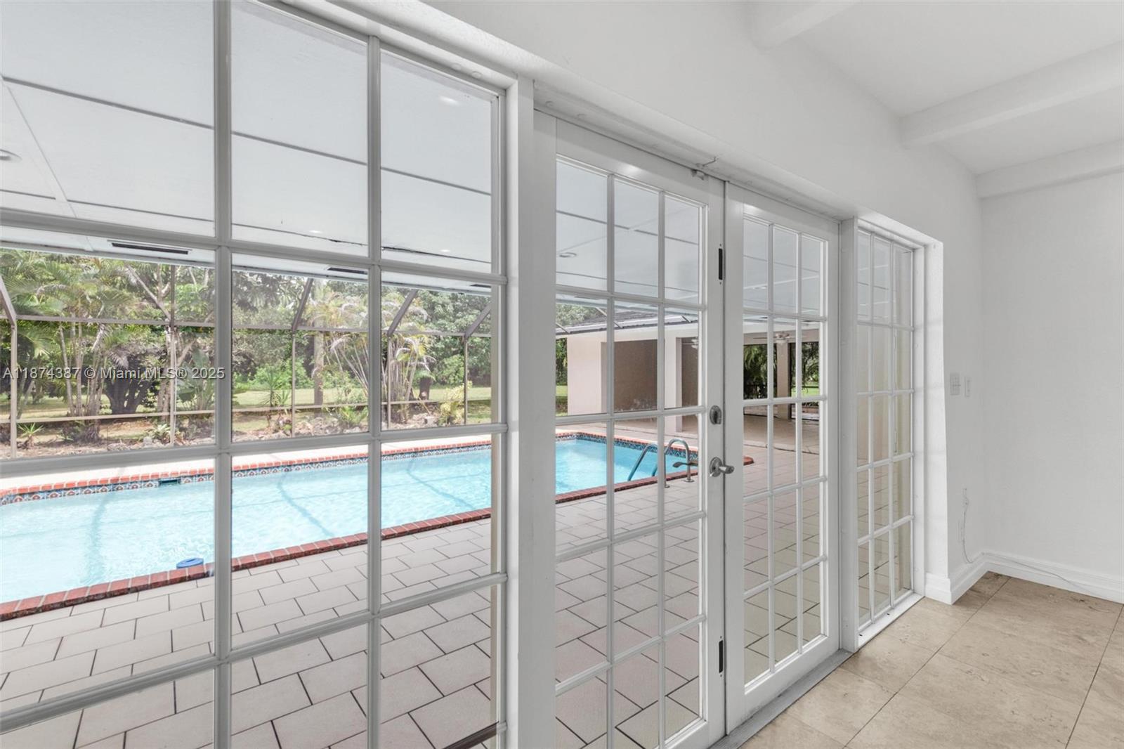 SUBURBAN ESTATES - Residential Lease