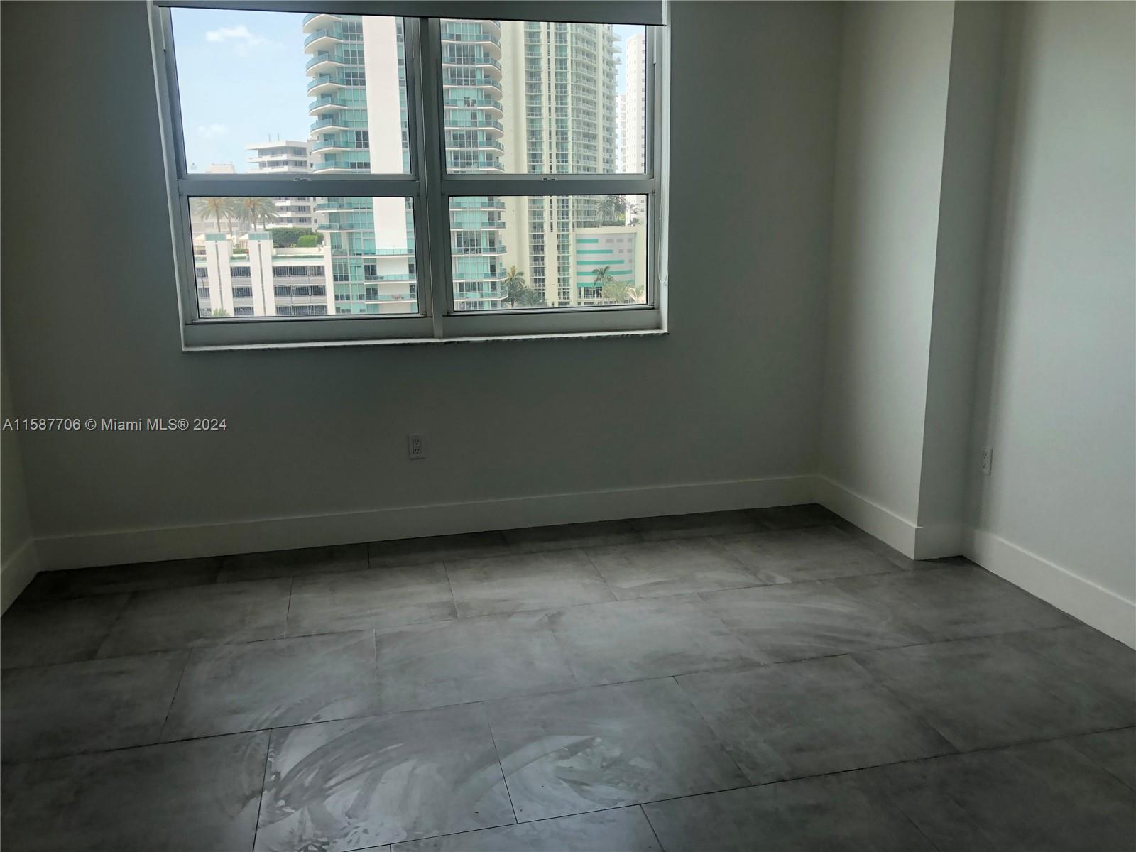 THE MARK ON BRICKELL COND - Residential Lease