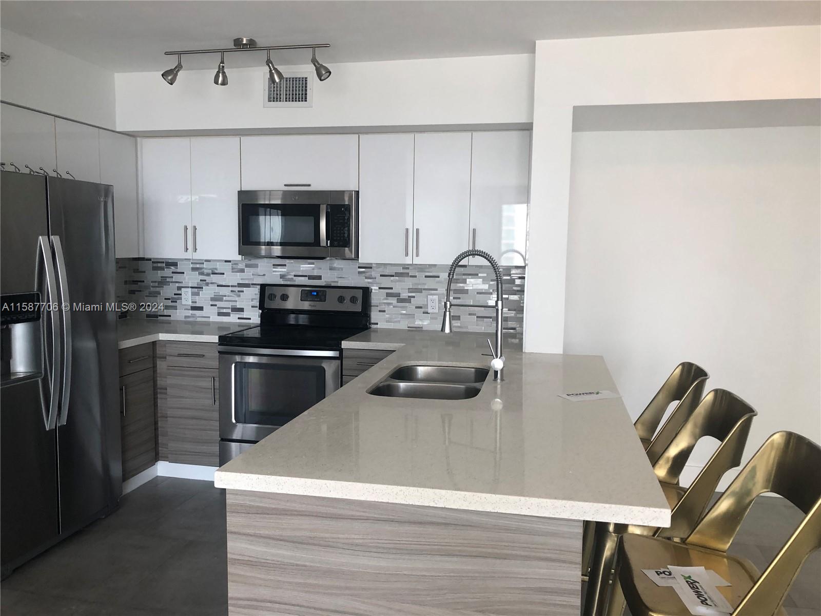 THE MARK ON BRICKELL COND - Residential Lease