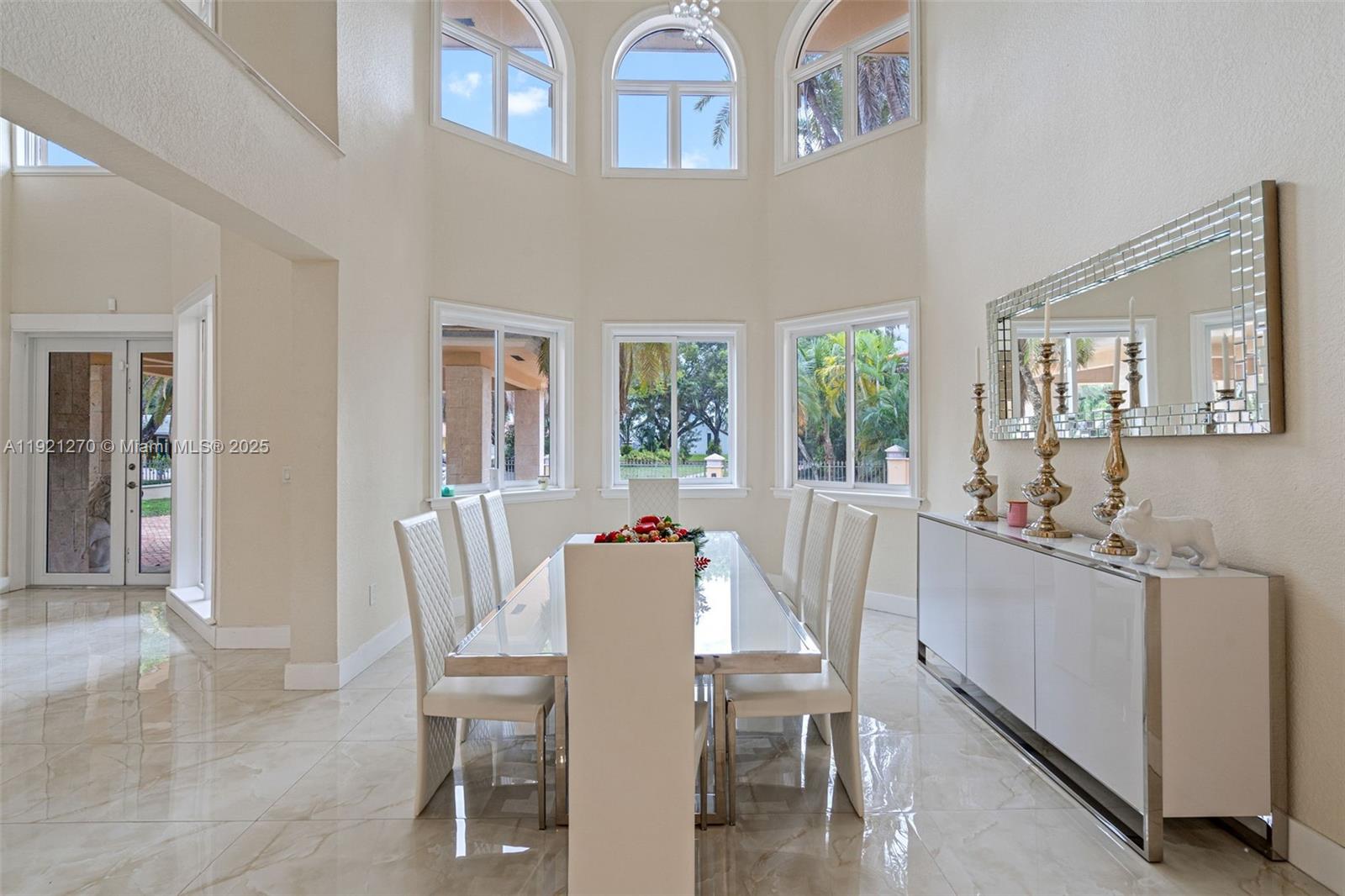 MIAMI LAKES - LOCH LOMOND - Residential