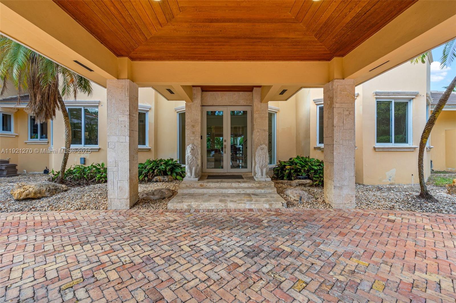 MIAMI LAKES - LOCH LOMOND - Residential