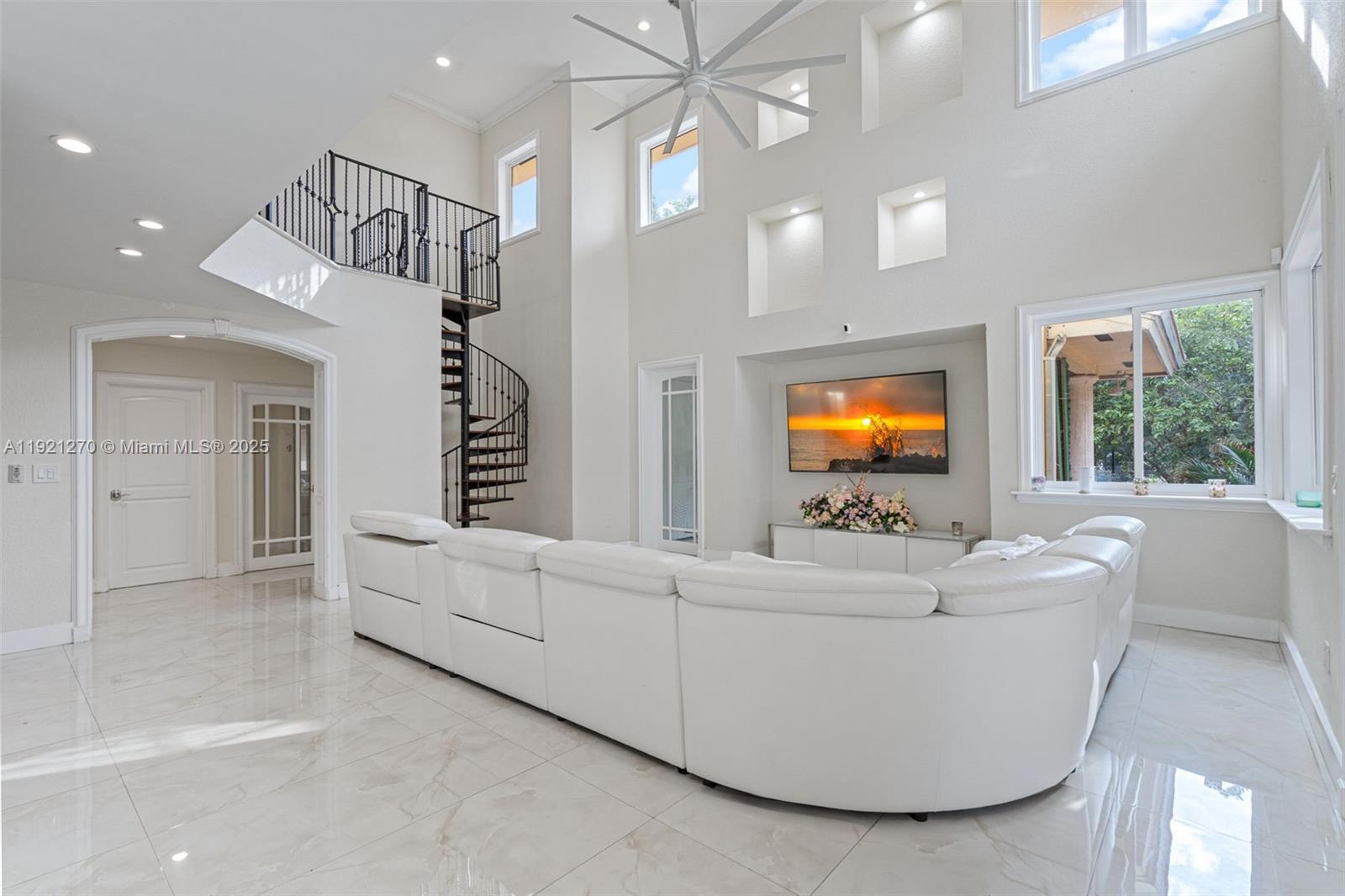 MIAMI LAKES - LOCH LOMOND - Residential