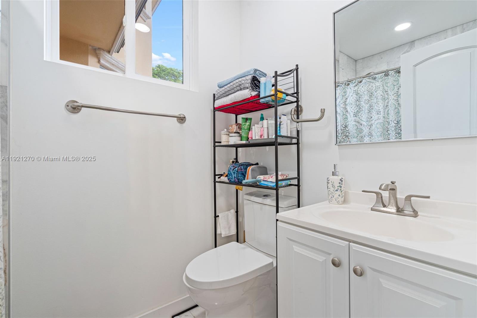 MIAMI LAKES - LOCH LOMOND - Residential
