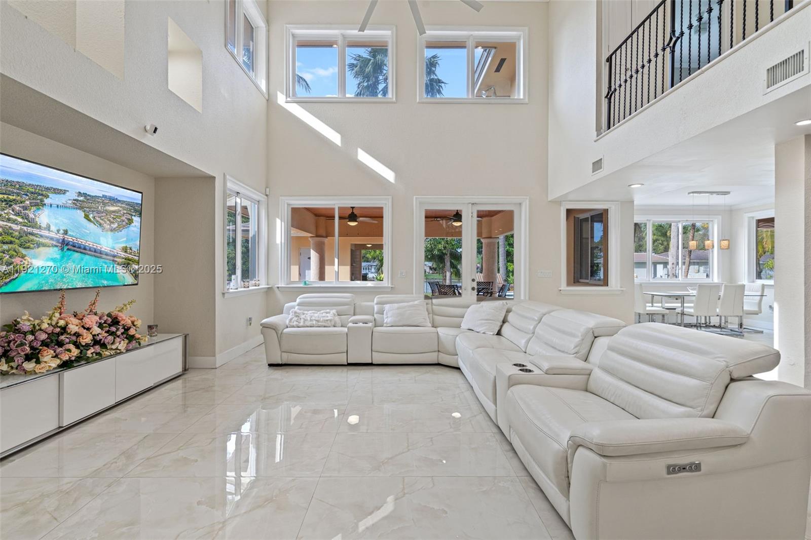 MIAMI LAKES - LOCH LOMOND - Residential