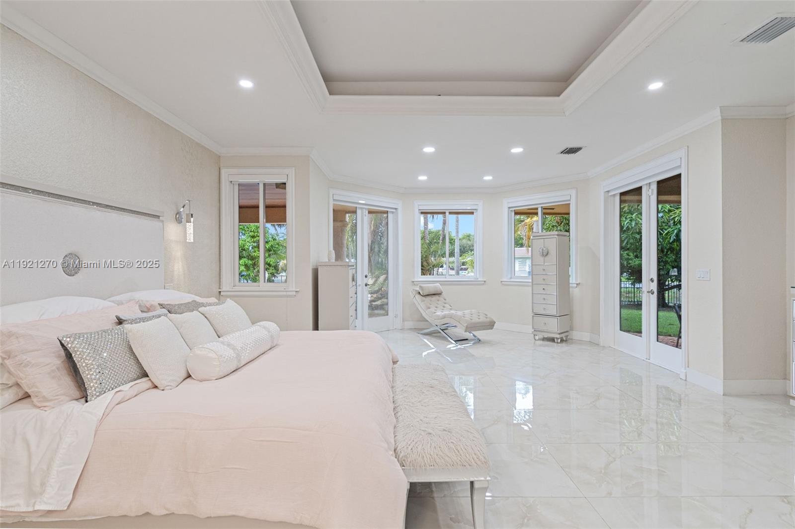 MIAMI LAKES - LOCH LOMOND - Residential