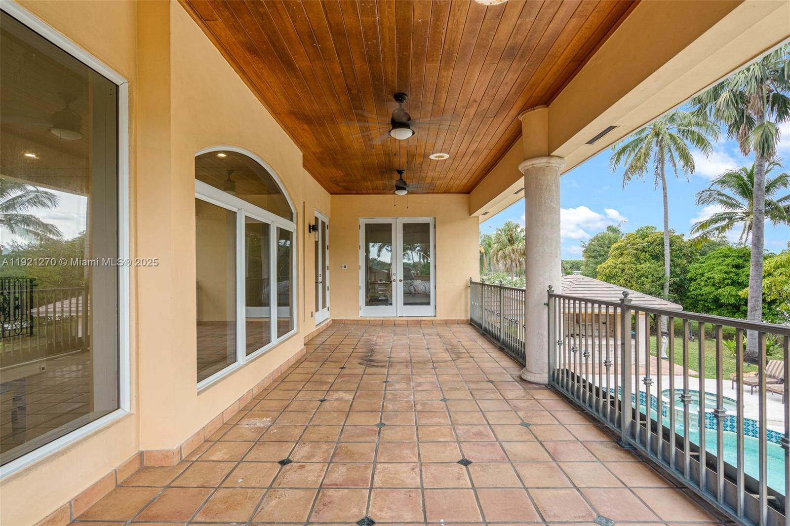 MIAMI LAKES - LOCH LOMOND - Residential