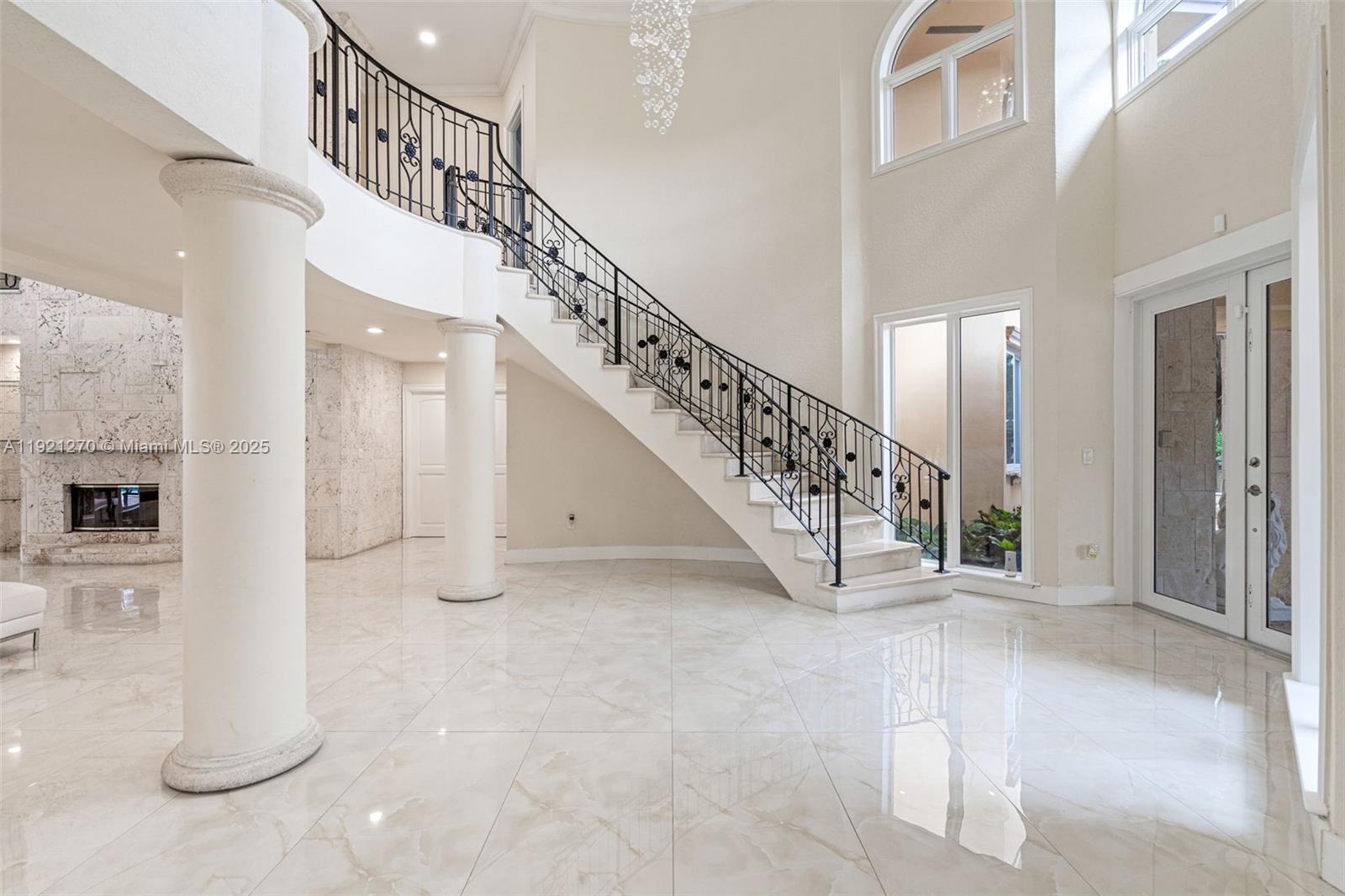 MIAMI LAKES - LOCH LOMOND - Residential