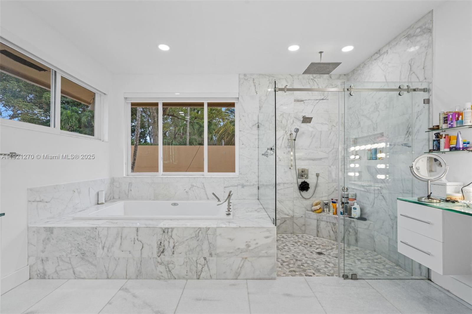 MIAMI LAKES - LOCH LOMOND - Residential