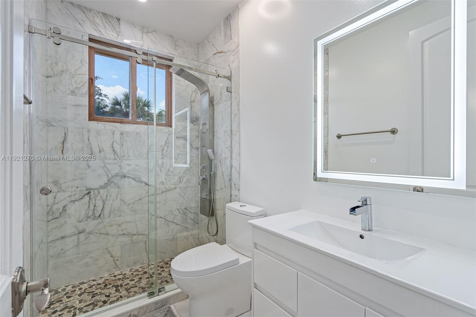 MIAMI LAKES - LOCH LOMOND - Residential