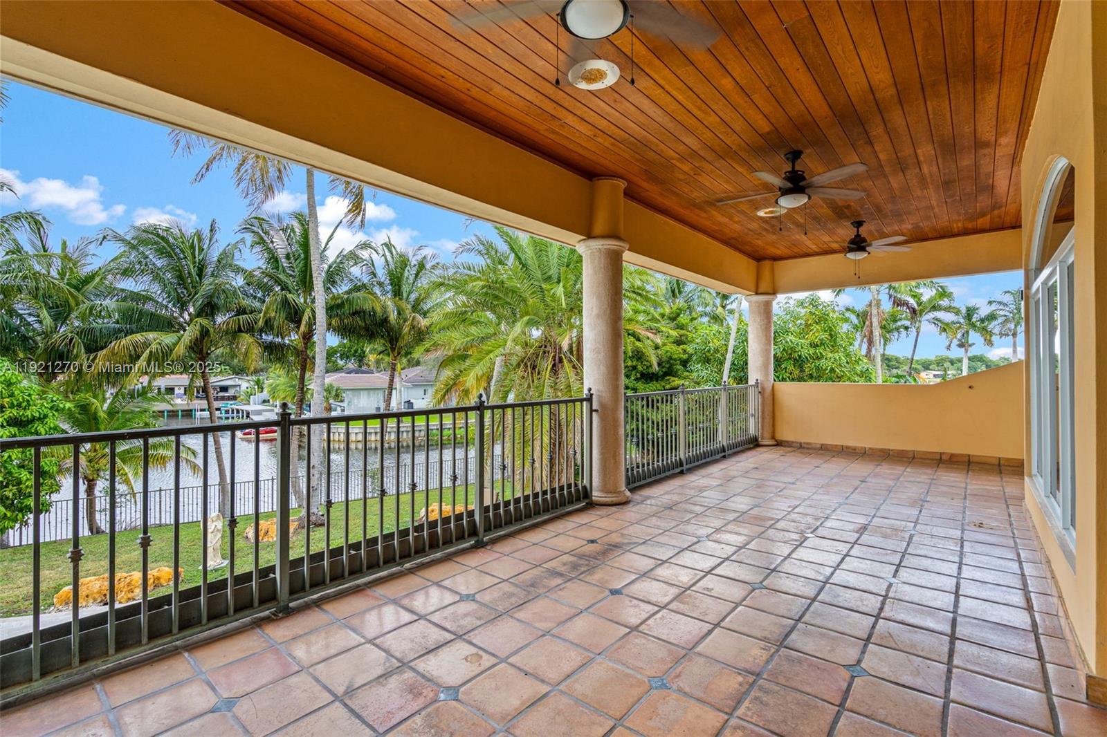 MIAMI LAKES - LOCH LOMOND - Residential