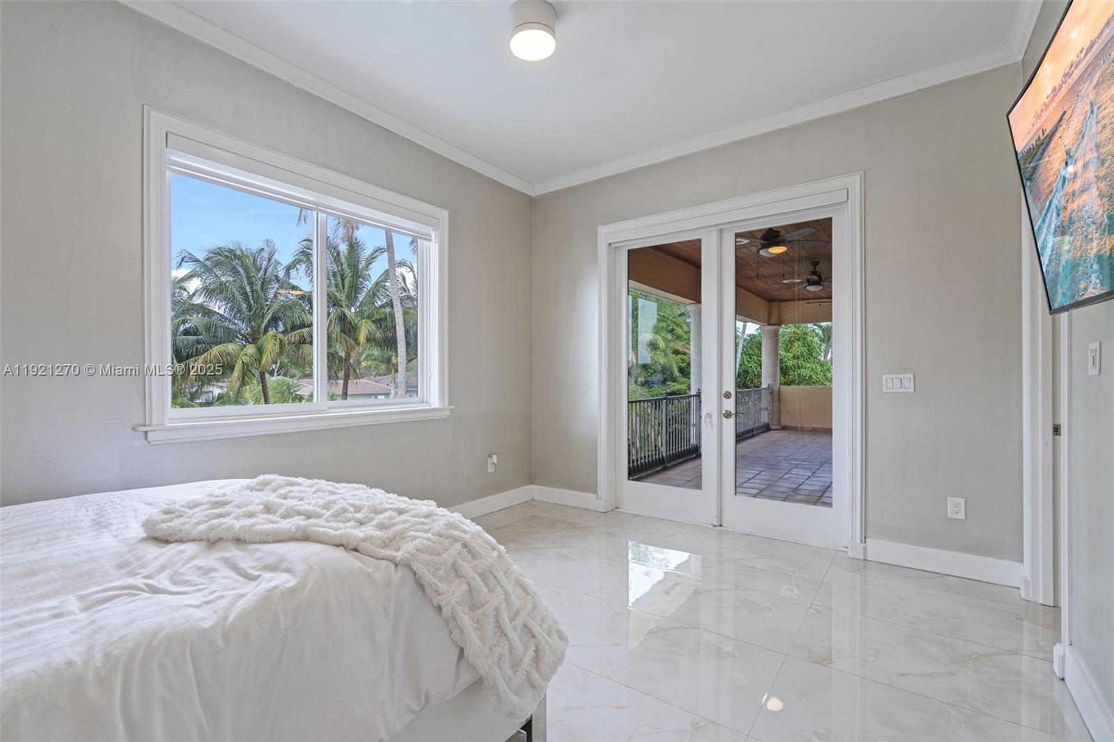 MIAMI LAKES - LOCH LOMOND - Residential