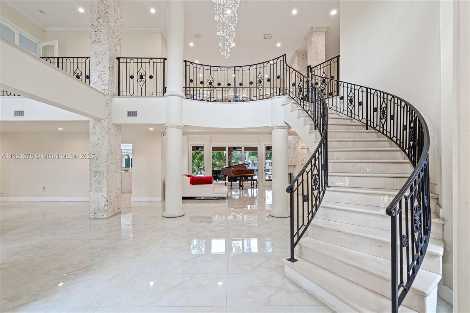 MIAMI LAKES - LOCH LOMOND - Residential