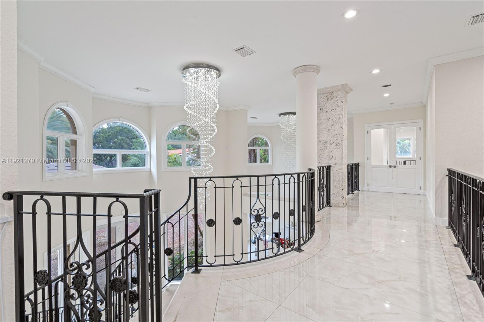 MIAMI LAKES - LOCH LOMOND - Residential