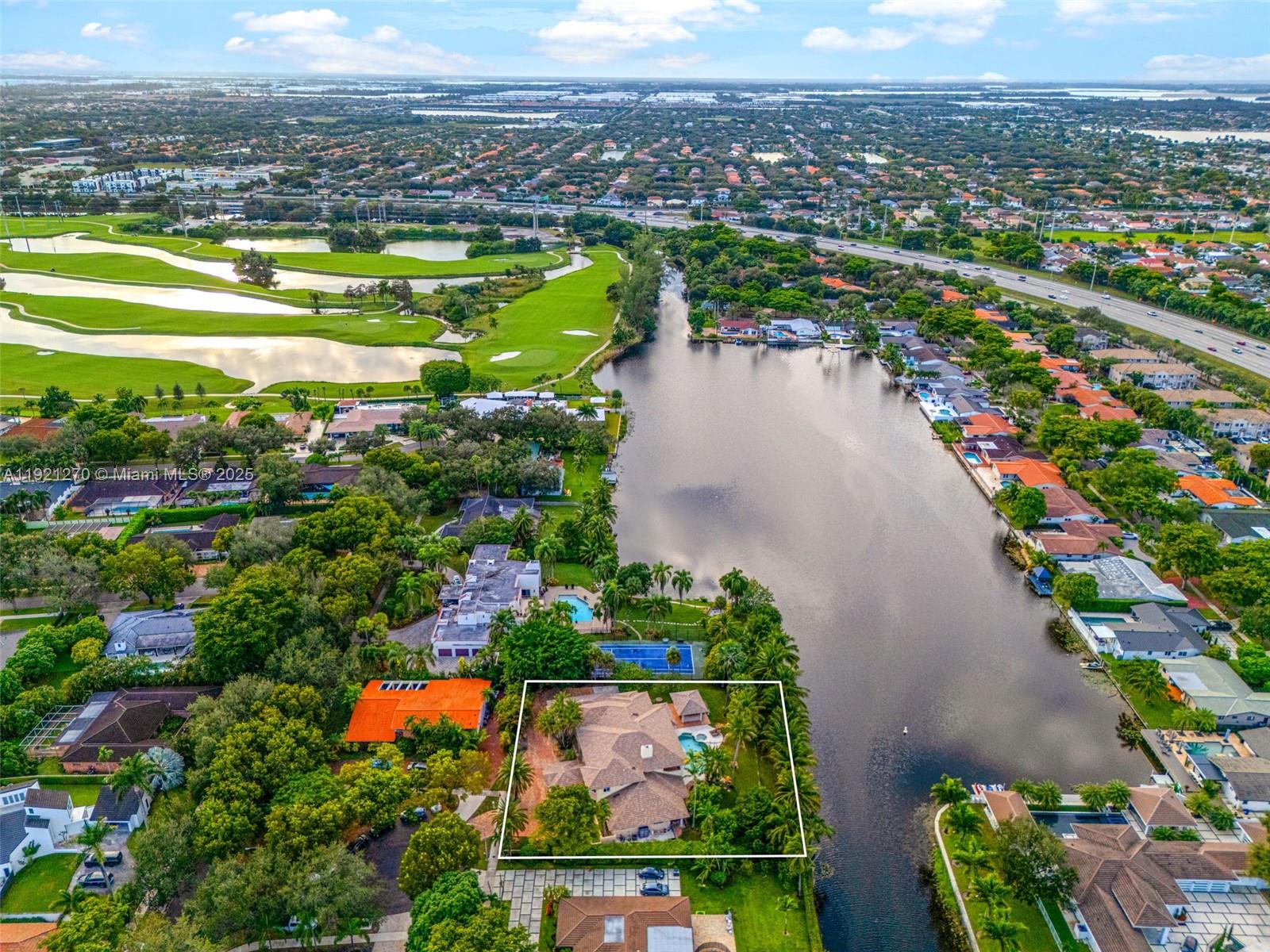 MIAMI LAKES - LOCH LOMOND - Residential