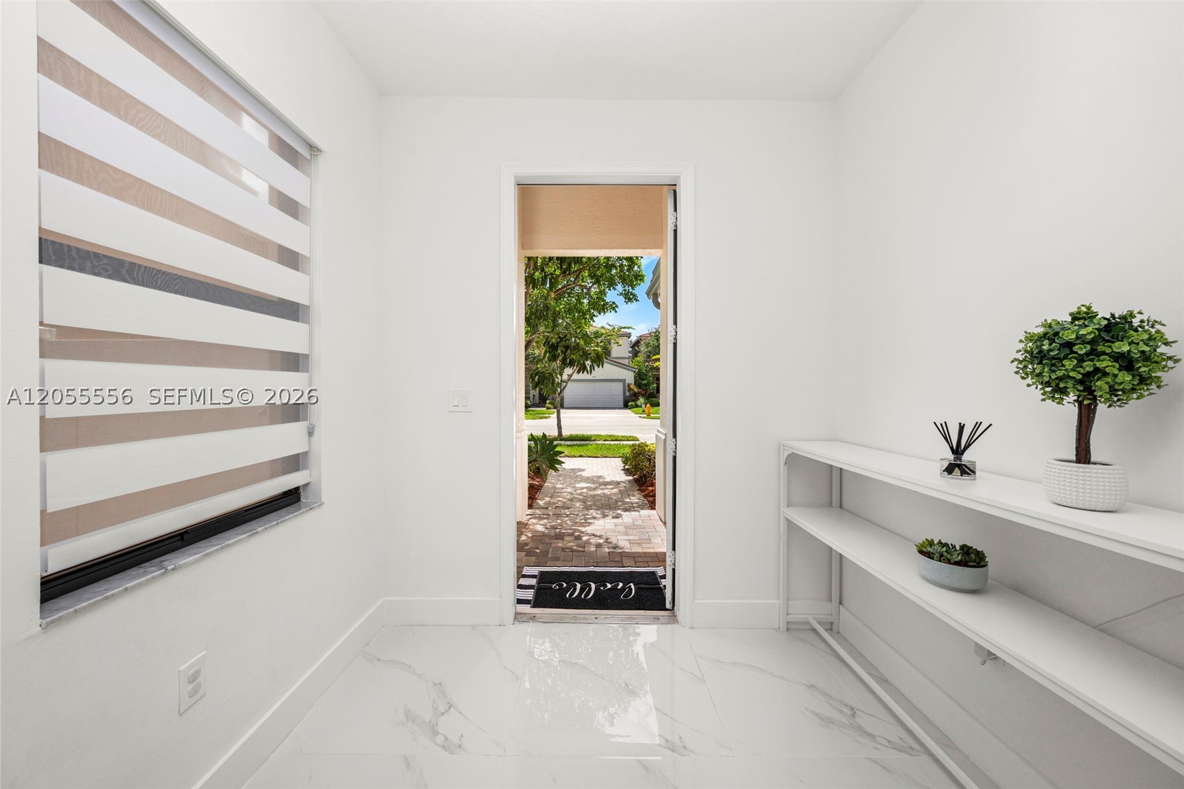 CHAMPION LAKES - Residential