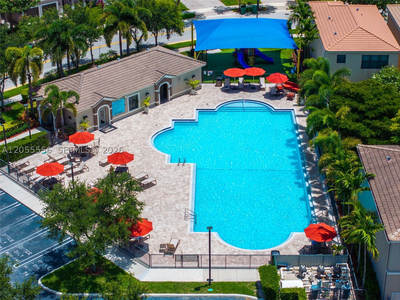 CHAMPION LAKES - Residential