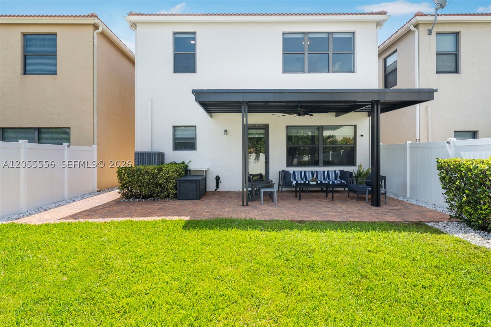 CHAMPION LAKES - Residential