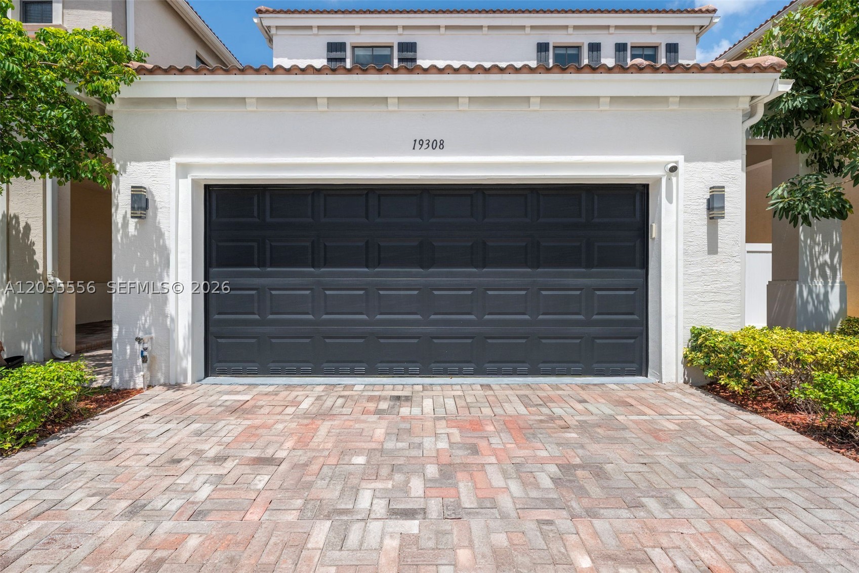 CHAMPION LAKES - Residential