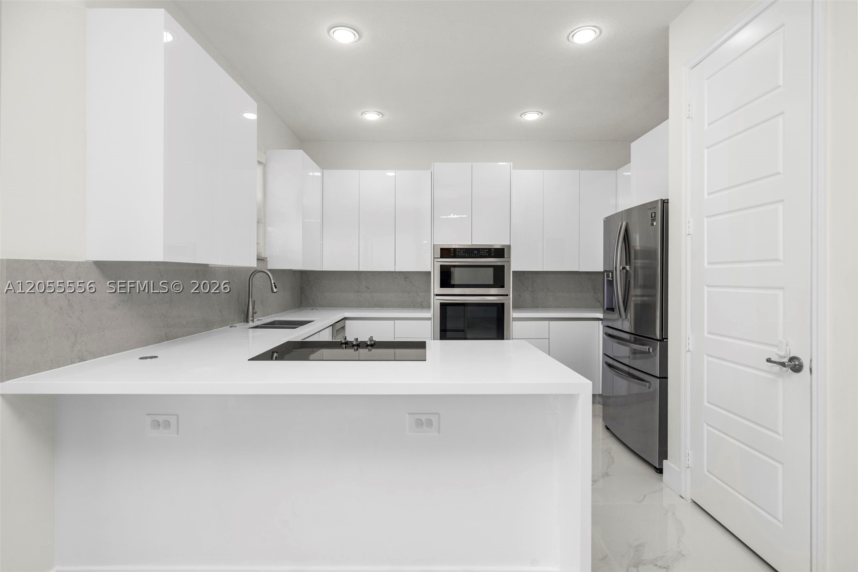 CHAMPION LAKES - Residential
