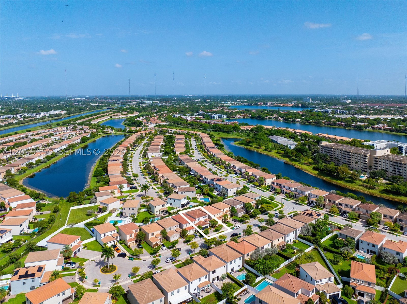 CHAMPION LAKES - Residential